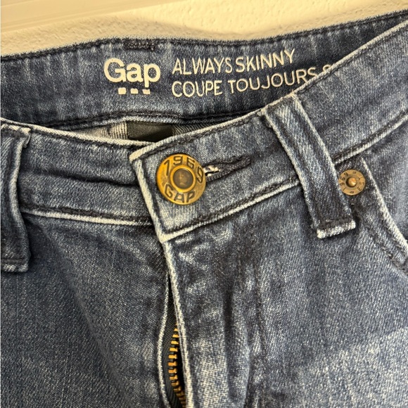 GAP Women's Dark Blue Skinny Jeans - Picture 3 of 6